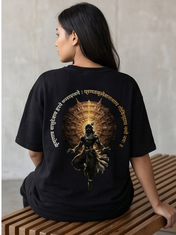Oversize T-Shirt// Krishnay Vashudevaya